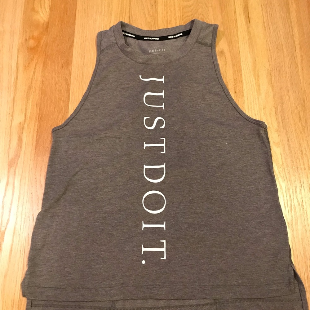 BRAND NEW (WORN ONCE) NIKE TANK TOP!